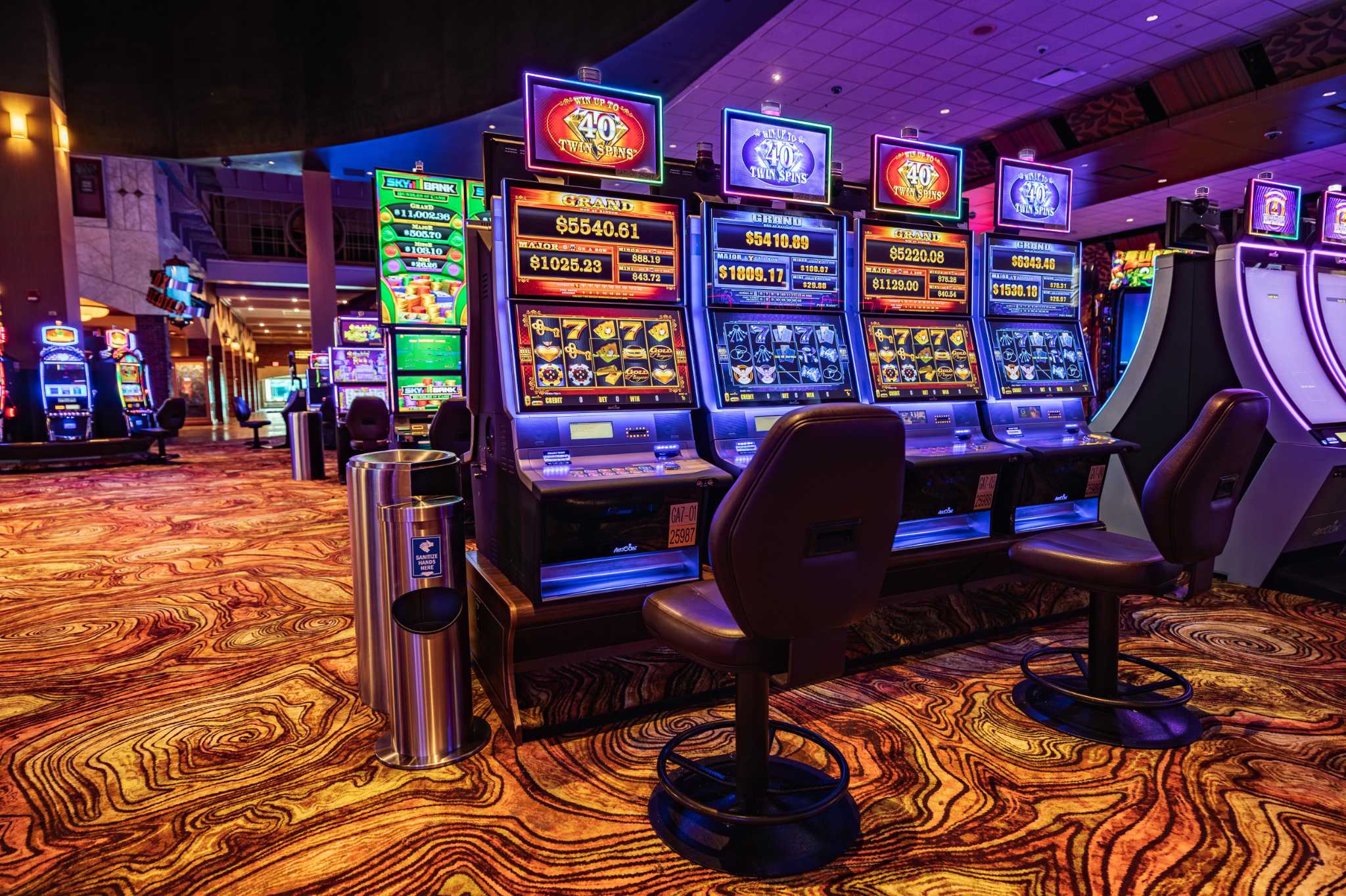 Slot Makinelerinde Şansın Kilidini Aç: Stratejik Kombinasyonlar